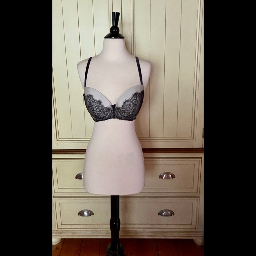 🌸Victoria’s Secret Dream Angels lined Demi bra🌸